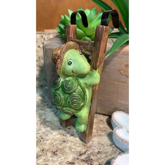 Flower Pot Hugger Turtle Hanger Turtle Resin Hugger Turtle Flower Decor HL13 - Picture 1 of 4